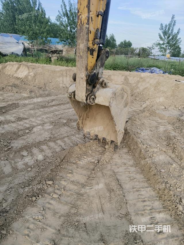 鏟斗45度(工作和回轉(zhuǎn)裝置) 鏟斗45度(工作和回轉(zhuǎn)裝置)