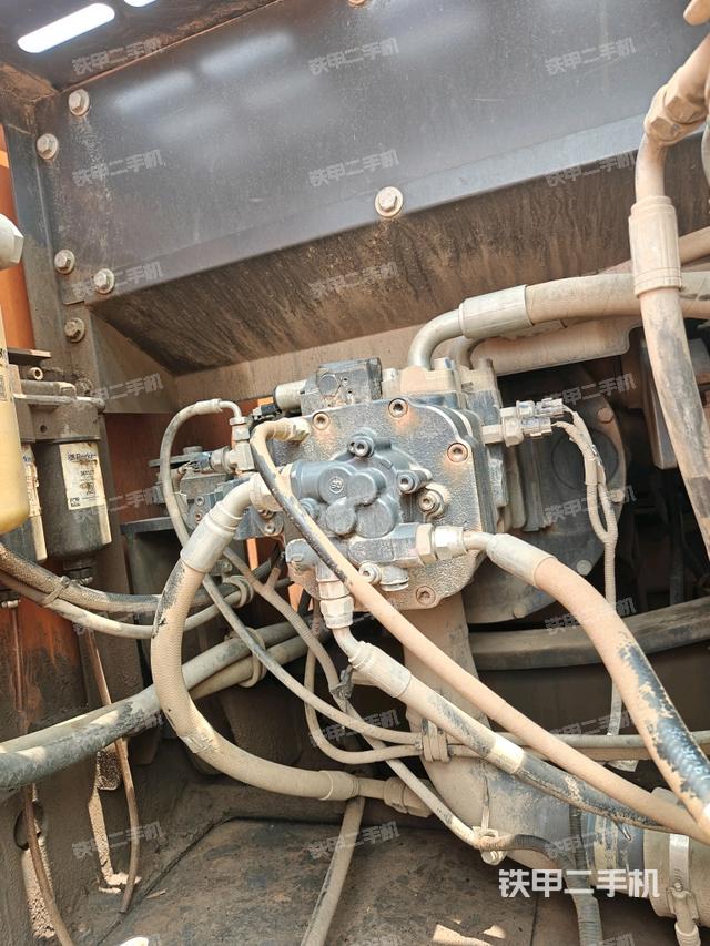 液壓泵室(大件艙室) 液壓泵室(大件艙室)