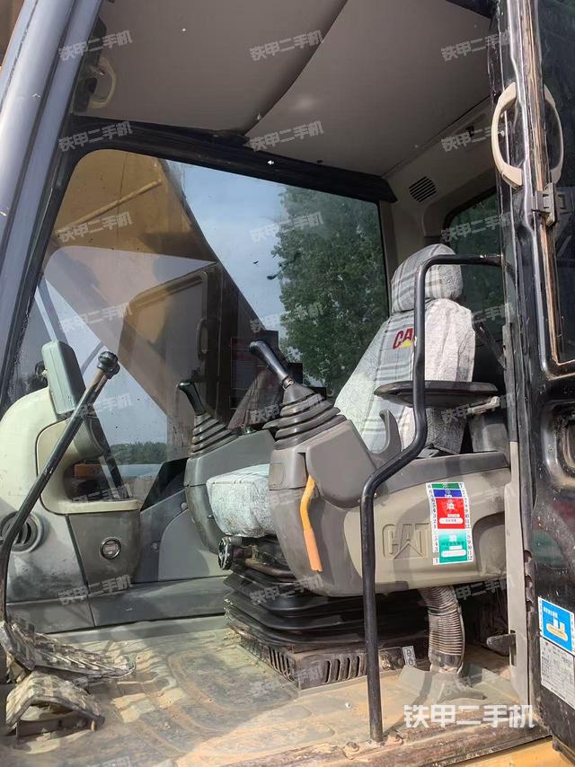 駕駛室整體（整機外觀）