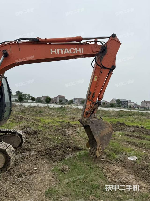 大臂背部俯視（工作和回轉(zhuǎn)裝置）