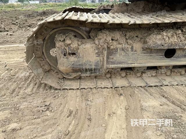 左侧履带整体 (行走机构) 左侧履带整体 (行走机构)