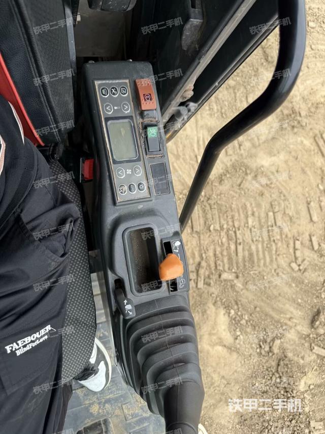 顯示屏?(駕駛室部分) 顯示屏?(駕駛室部分)