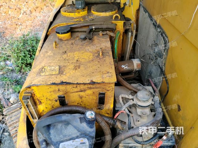 回轉(zhuǎn)馬達(dá)（上車部件）