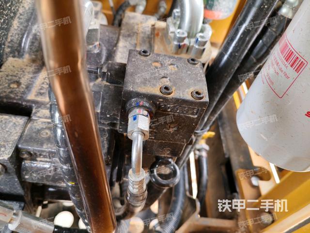 液壓泵艙室正面整體(整機(jī)外觀) 液壓泵艙室正面整體(整機(jī)外觀)