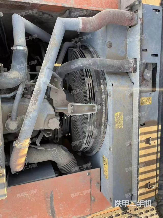 發(fā)動(dòng)機(jī)整體俯視(整機(jī)外觀) 發(fā)動(dòng)機(jī)整體俯視(整機(jī)外觀)