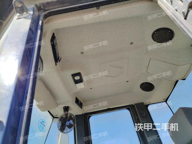 頂棚整體  內(nèi)(駕駛室部分) 頂棚整體  內(nèi)(駕駛室部分)