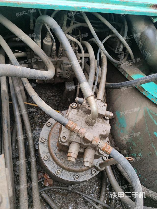 回轉(zhuǎn)馬達（上車部件）