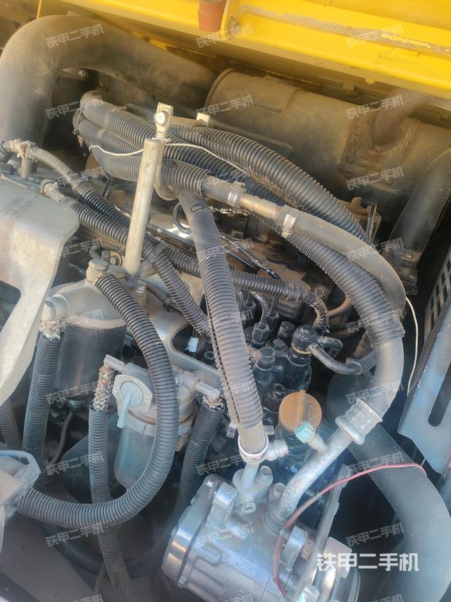 發(fā)動(dòng)機(jī)室（上車部件）