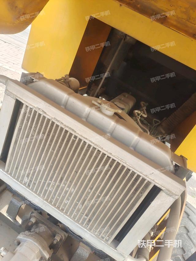 風(fēng)扇及皮帶（壓路機(jī)發(fā)動機(jī)艙）