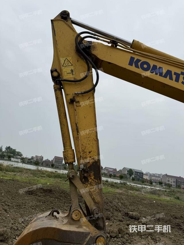 大臂整体 右侧(工作和回转装置) 大臂整体 右侧(工作和回转装置)