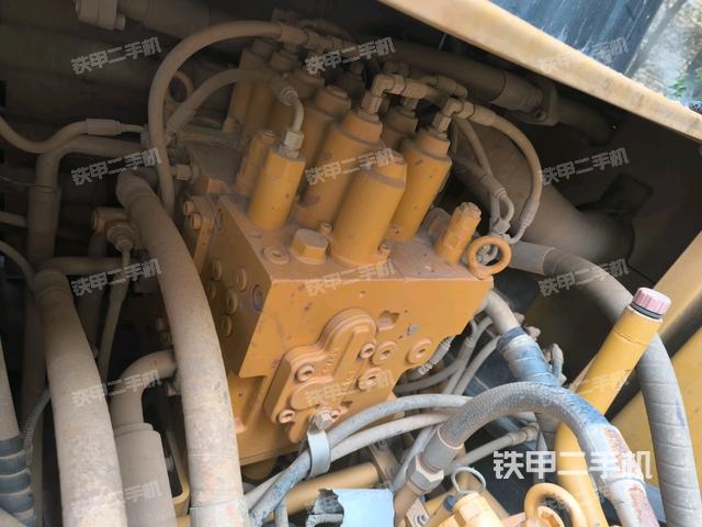 氣門室蓋螺絲特寫（上車部件）