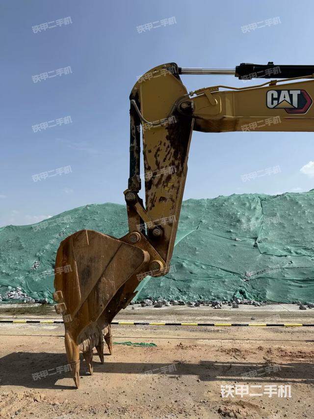 小臂整體左后(工作和回轉(zhuǎn)裝置) 小臂整體左后(工作和回轉(zhuǎn)裝置)