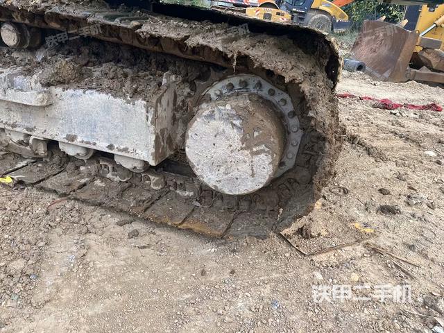 右驅(qū)動(dòng)輪（行走機(jī)構(gòu)）