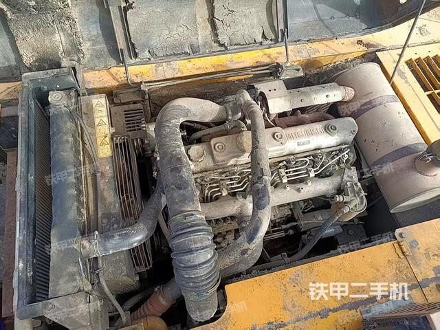 發(fā)動機整體俯視(整機外觀) 發(fā)動機整體俯視(整機外觀)