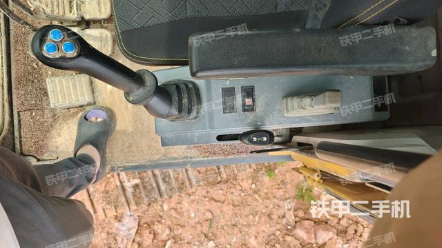 座椅左側(cè)控制臺(tái)/音響/含左手柄（駕駛室部分）