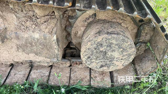 右驅(qū)動(dòng)輪（行走機(jī)構(gòu)）