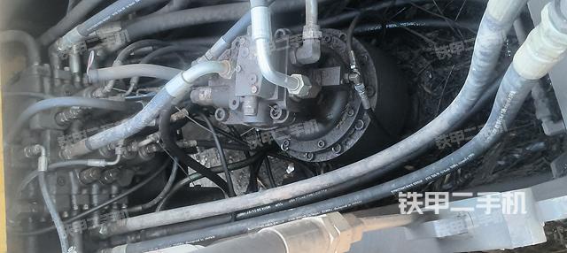 回轉(zhuǎn)馬達(dá)和主控閥（整機(jī)外觀）