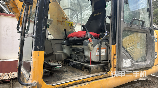 駕駛室整體(整機外觀) 駕駛室整體(整機外觀)