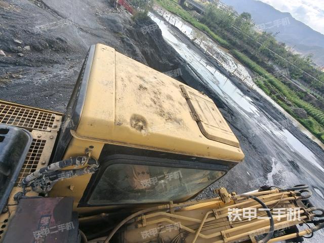 駕駛室頂部（整機(jī)外觀）