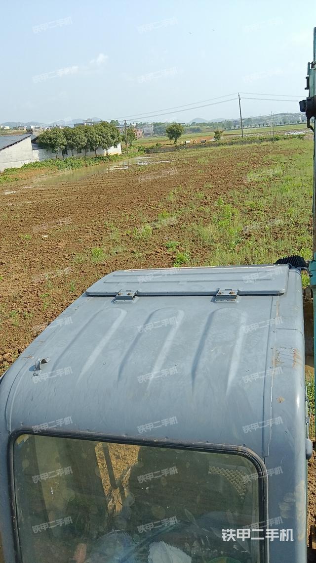 駕駛室頂部（整機(jī)外觀）