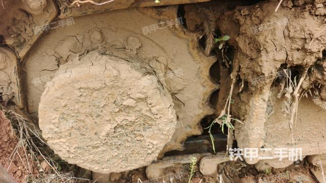 左驅(qū)動(dòng)輪（行走機(jī)構(gòu)）