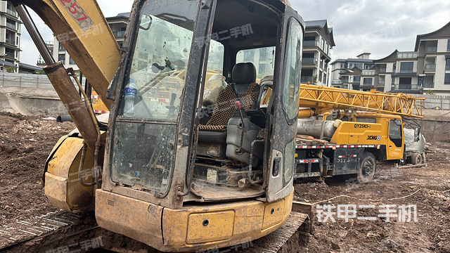 驾驶室整体（整机外观）