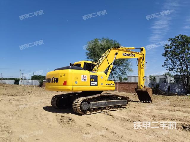 小松PC200LC-7挖掘机的设备实拍-第2张实拍照片