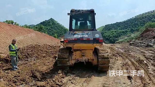 整機(jī)右后45°（設(shè)備外觀及核心部件）