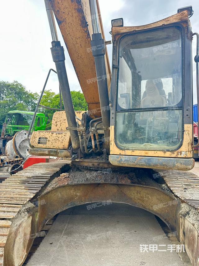 駕駛室整體（整機(jī)外觀）