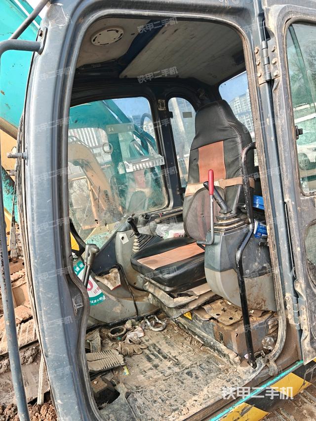 后窗玻璃角標(biāo)（駕駛室部分）