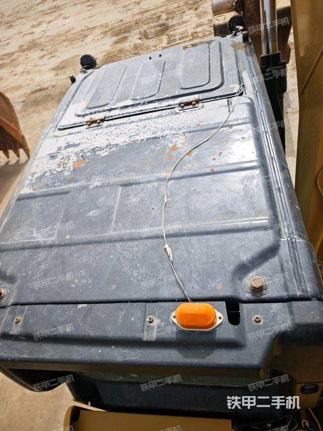 駕駛室頂部（整機(jī)外觀）