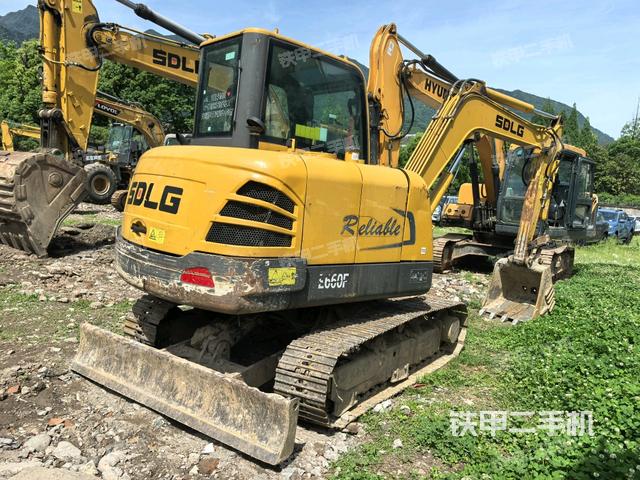 整機右后45°（整機外觀）