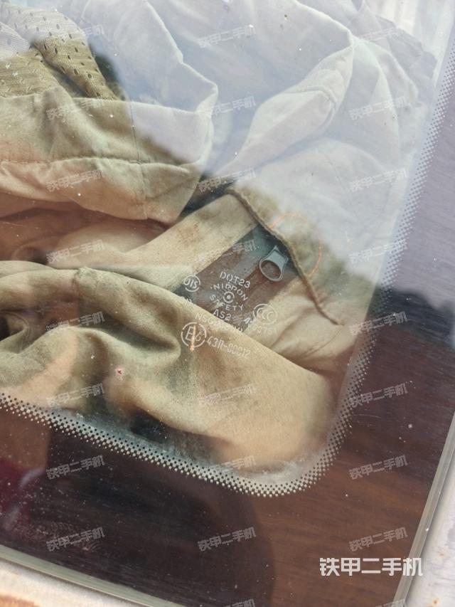 后窗玻璃角標(biāo)(駕駛室部分) 后窗玻璃角標(biāo)(駕駛室部分)