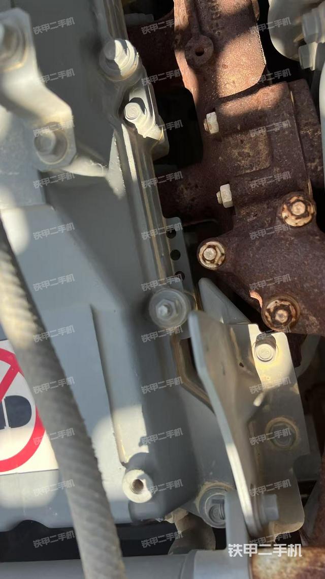 氣門(mén)室蓋螺絲特寫(xiě)（上車(chē)部件）