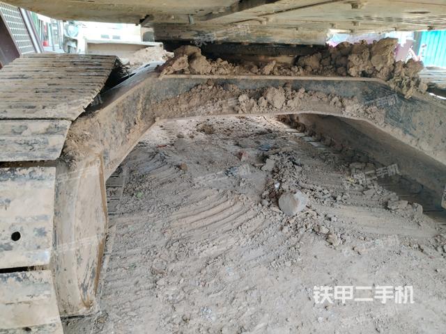 轉(zhuǎn)盤和下車架正前（工作和回轉(zhuǎn)裝置）