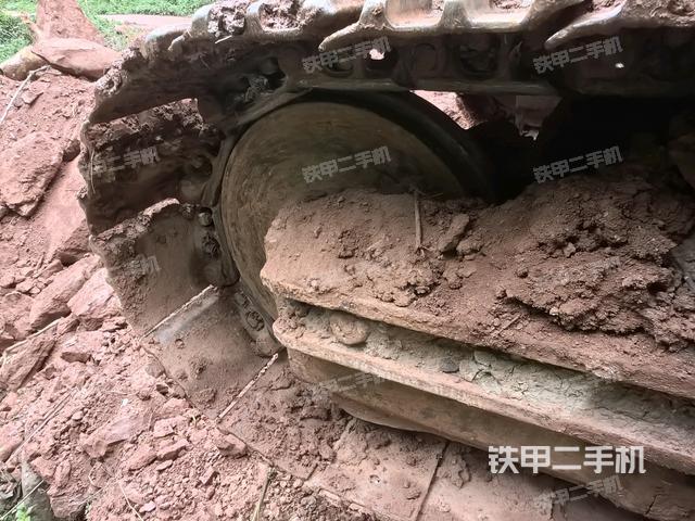 右驅(qū)動輪（行走機(jī)構(gòu)）