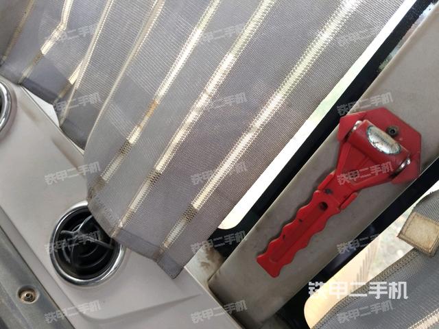 后窗玻璃角標（駕駛室部分）