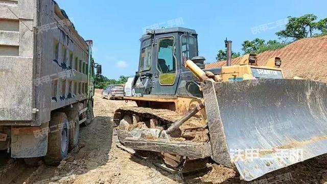 整機(jī)右側(cè)（設(shè)備外觀及核心部件）