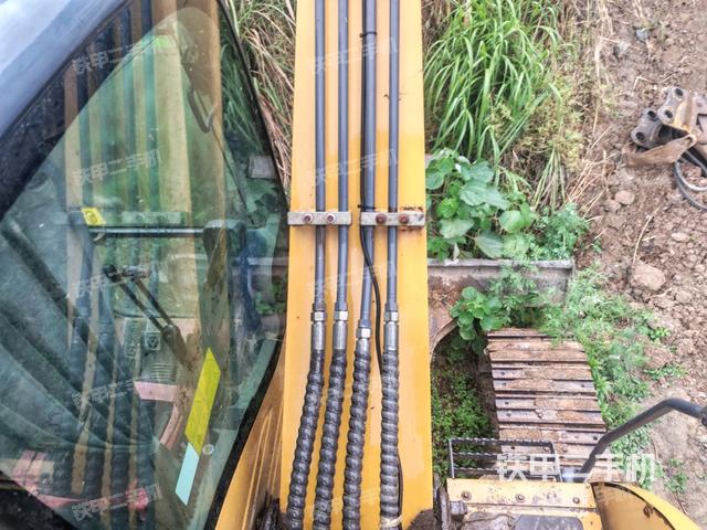 大臂背部俯視（工作和回轉(zhuǎn)裝置）