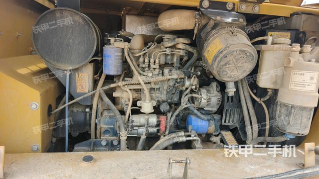 發(fā)動(dòng)機(jī)室（上車部件）