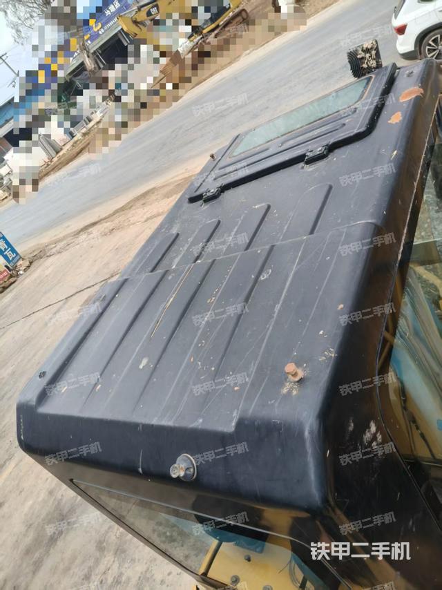 駕駛室頂部（整機外觀）