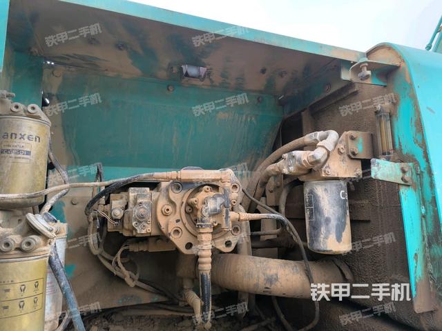 液壓泵斜45?左(大件艙室) 液壓泵斜45?左(大件艙室)
