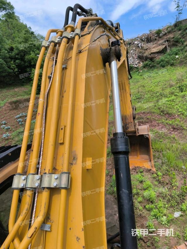 大臂背部俯視（工作和回轉(zhuǎn)裝置）