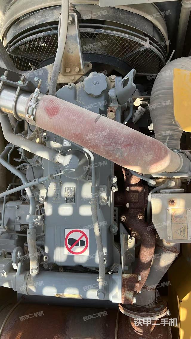 發(fā)動(dòng)機(jī)室（上車(chē)部件）