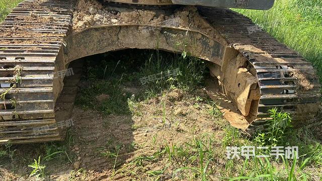 轉(zhuǎn)盤(pán)和下車(chē)架正前（工作和回轉(zhuǎn)裝置）