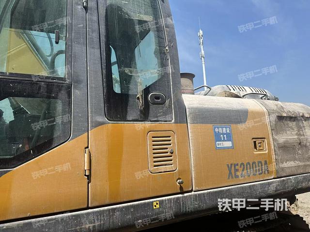 驾驶室顶部（整机外观）