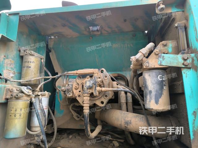 散熱器正面(大件艙室) 散熱器正面(大件艙室)