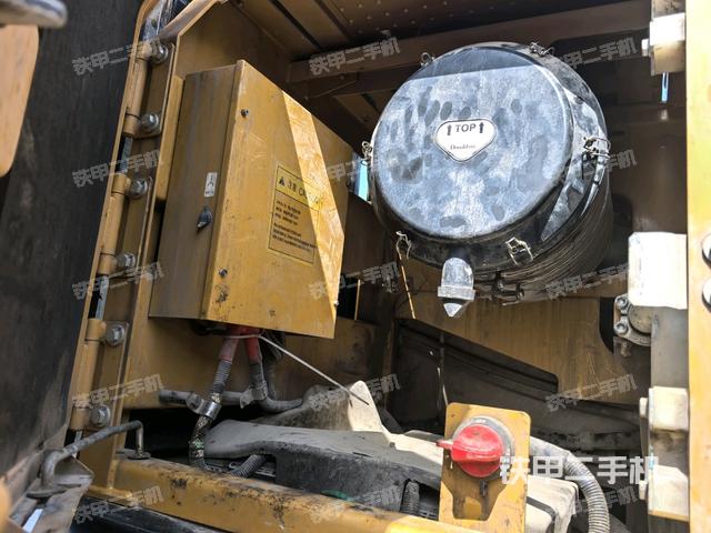 電瓶（大件艙室）