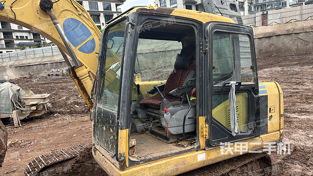 驾驶室整体（整机外观）