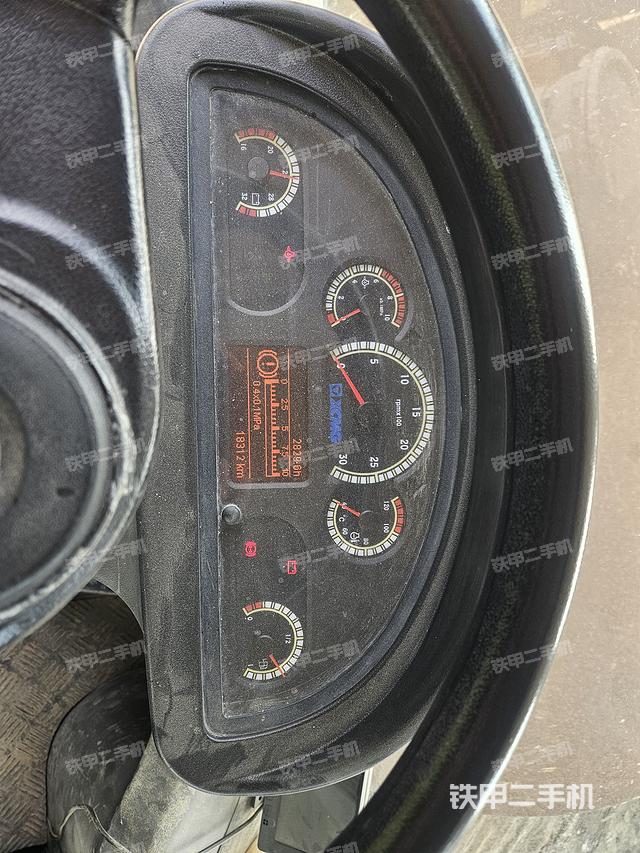 駕駛室操作臺(tái)(設(shè)備外觀及核心部件) 駕駛室操作臺(tái)(設(shè)備外觀及核心部件)